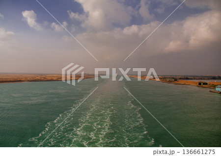 スエズ運河 136661275
