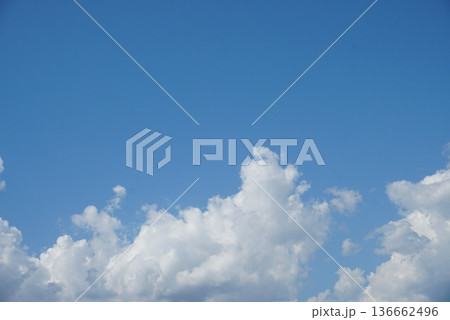 青空と白い雲 青空と白い雲 136662496