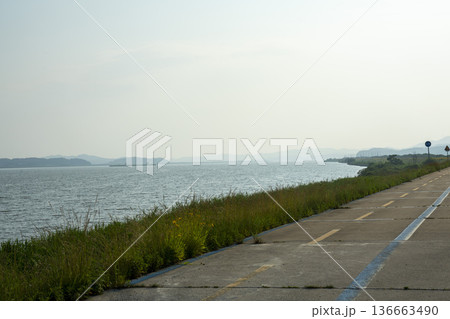 Bicycle path along the Geumgang River 136663490