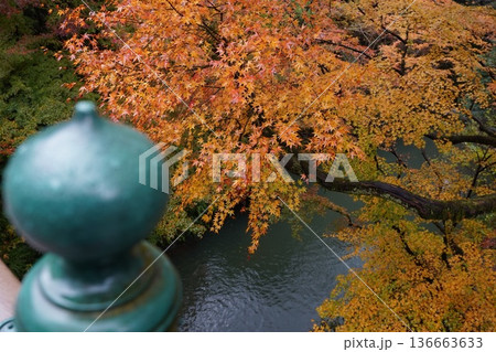 灯籠のある風景 136663633