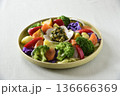 具沢山サラダ 136666369