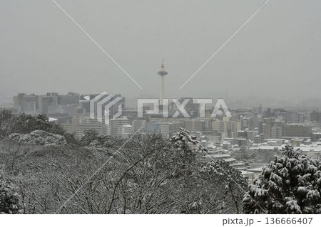 世界文化遺産 京都東山 清水寺 雪景色 世界文化遺産 京都東山 清水寺 雪景色 136666407