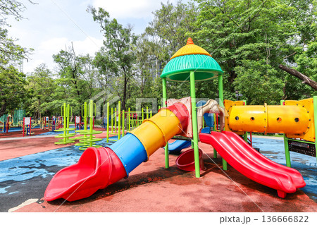 遊具のある公園 遊具のある公園 136666822
