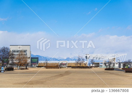 冬のアルウィンと雪山　松本市 136667808