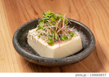 冷奴 シンプルに味わう和食の定番副菜 冷奴 シンプルに味わう和食の定番副菜 136668657