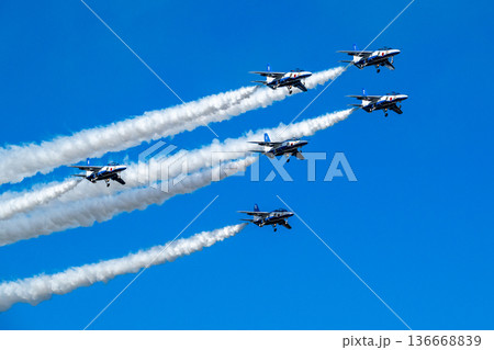 青空の希望   ブルーインパルス 136668839