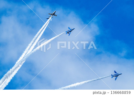 青空の希望   ブルーインパルス 136668859