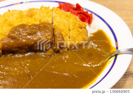 おいしいカツカレー 136668905