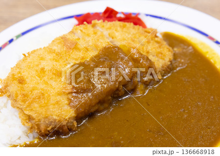 おいしいカツカレー 136668918