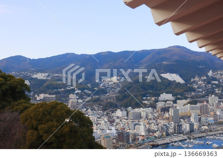 熱海城から見た熱海市街 136669363