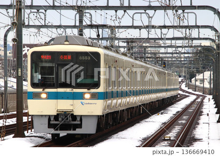 ［OH］冬の小田急線8000形電車（快速急行：新宿⇔小田原） 136669410