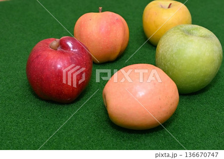 長野県産りんごの集合写真（長野県） 136670747