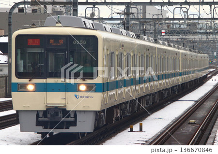 ［OH］冬の小田急線8000形電車（急行：新宿⇔小田原） 136670846