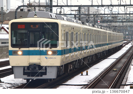 ［OH］冬の小田急線8000形電車（急行：新宿⇔小田原） 136670847