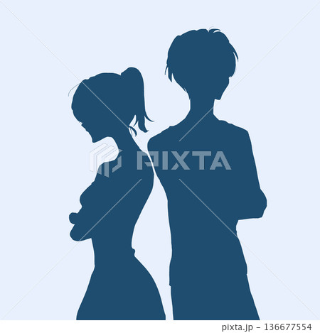 背中合わせの腕組みした男女 シルエット 背中合わせの腕組みした男女 シルエット 136677554