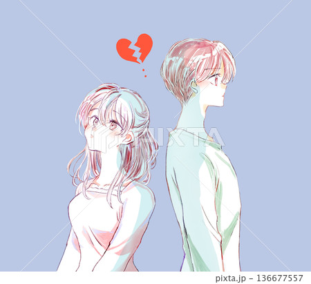 背中合わせの男女　上半身　割れたハート 136677557