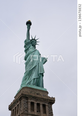 自由の女神像（アメリカ合衆国・ニューヨーク州） 136678832