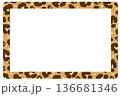 茶色のヒョウ柄のフレーム 136681346