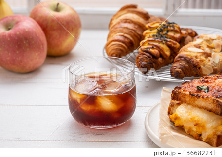 美味しそうなアイスコーヒー 美味しそうなアイスコーヒー 136682231