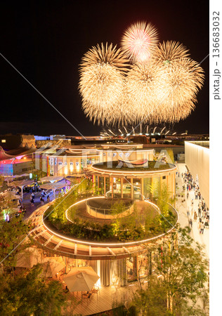 大阪・関西万博の花火とドイツ館を大屋根リングから撮ってみた（その2） 136683032