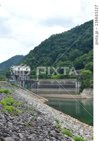 広瀬ダム（山梨県山梨市三富川浦字広瀬） 136683227