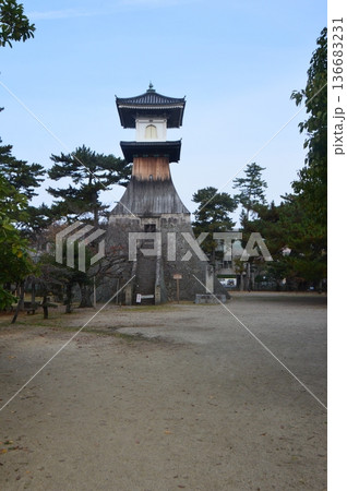 高灯篭（香川県仲多度郡琴平町361） 136683231