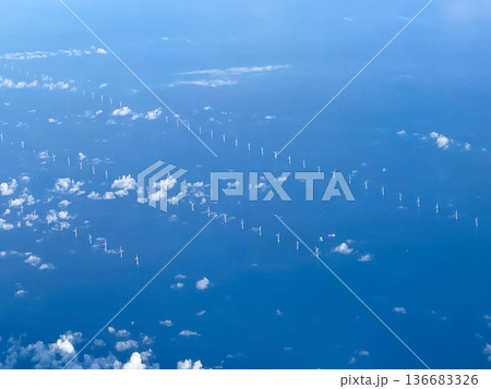 台湾 台北空港着陸前の機内より眺める竹南風力発電所 台湾 台北空港着陸前の機内より眺める竹南風力発電所 136683326