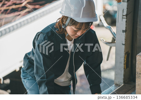 truck driver truck driver 136685334