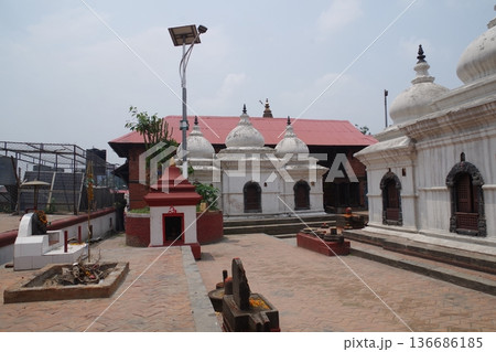 ネパール 世界遺産カトマンズ盆地 パシュパティナート ネパール 世界遺産カトマンズ盆地 パシュパティナート 136686185