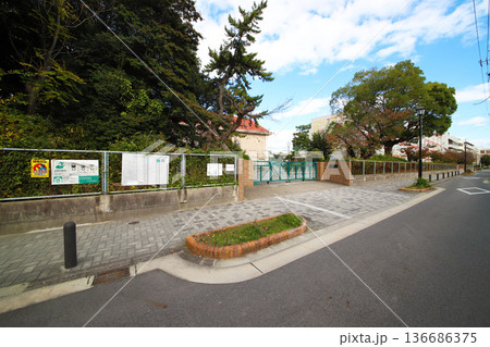 名古屋市立あずま中学校 南西門 136686375