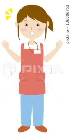 驚いているエプロンをつけた女性 136686752