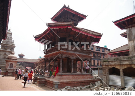 ネパール　世界遺産カトマンズ盆地　バクタプル 136686838
