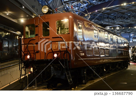 車両「EF551」の後部側(鉄道博物館/埼玉県さいたま市大宮区大成町3丁目47番) 車両「EF551」の後部側(鉄道博物館/埼玉県さいたま市大宮区大成町3丁目47番) 136687790