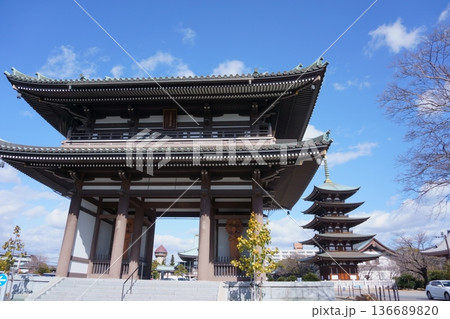 覚王山日泰寺　山門と五重塔4 136689820