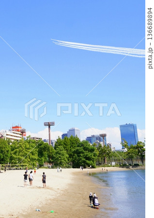 2025 大阪・関西万博 ブルーインパルス展示飛行 2025 大阪・関西万博 ブルーインパルス展示飛行 136689894