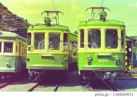 元は東急80形だった江ノ電600形601と603、極楽寺検車区、1980年7月13日 136689931