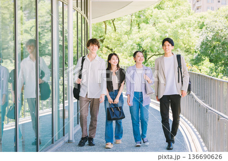 大学生 留学生 キャンパスライフ 大学生 留学生 キャンパスライフ 136690626