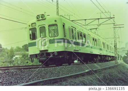 小田急の併結急行、箱根湯本・江の島行き、2450号車、玉川学園前ー町田、1980年11月2日 136691135