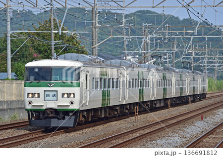 東海道本線　大磯－二宮　JR東日本　185系　B5編成（大宮）　回送 136691812