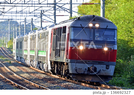 千歳線　島松－北広島　JR貨物　DF200-112（五稜郭）＋H100形　甲種 136692327