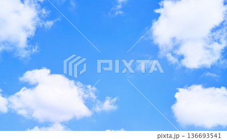 青空と雲イメージ 青空と雲イメージ 136693541
