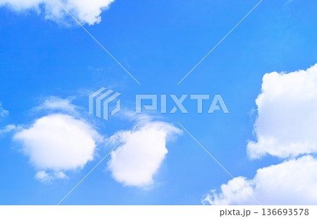 青空と雲イメージ 136693578