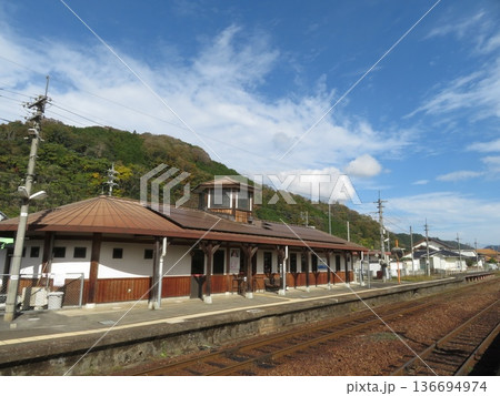 鉄路のある風景　美作落合　西日本旅客鉄道 136694974