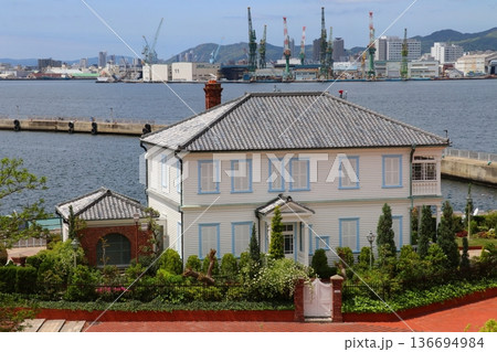 神戸港ポートアイランドに移設・展示されている元「ヘイガー邸」（現在「みなと異人館」として保存） 136694984