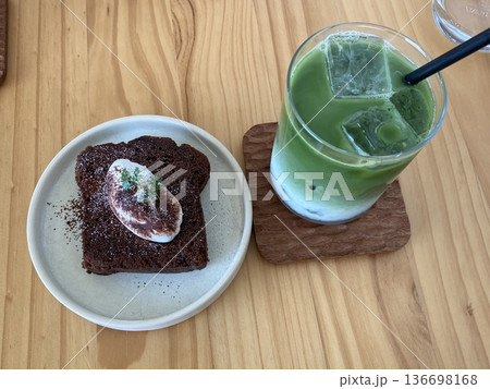 チョコレートパウンドケーキ~生クリーム&抹茶ラテ② チョコレートパウンドケーキ~生クリーム&抹茶ラテ② 136698168