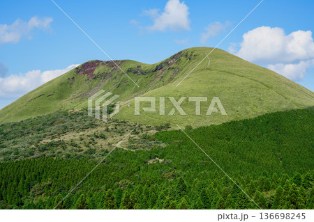 阿蘇五岳の杵島岳 阿蘇五岳の杵島岳 136698245