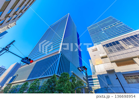 東京　港区　JR田町駅　芝浦口付近の都市風景　msb Tamachi 136698954