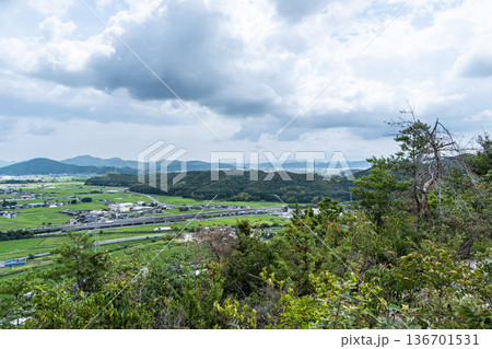 夏の新庄山から見た瀬戸内市方面1 岡山県岡山市東区 夏の新庄山から見た瀬戸内市方面1 岡山県岡山市東区 136701531