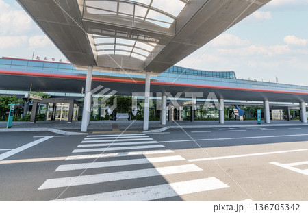 北海道釧路市　快晴の釧路空港（たんちょう釧路空港） 136705342