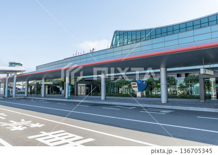 北海道釧路市　快晴の釧路空港（たんちょう釧路空港） 136705345